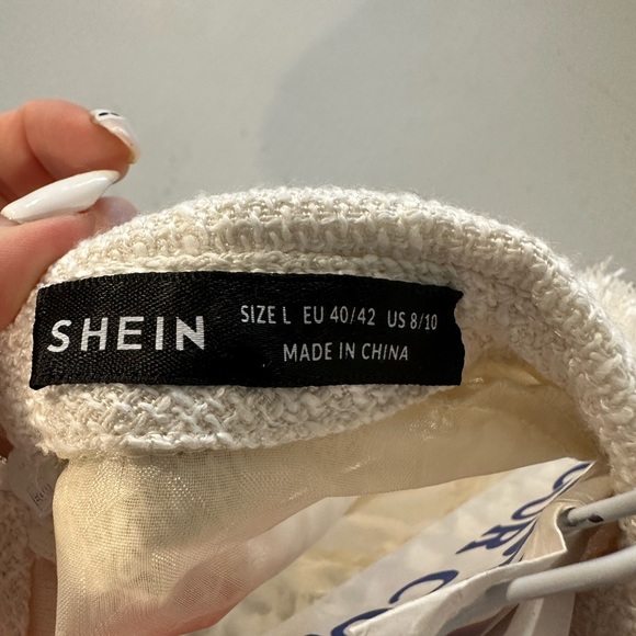 Stunning cream dress for a special occasion - Picture 2 of 4